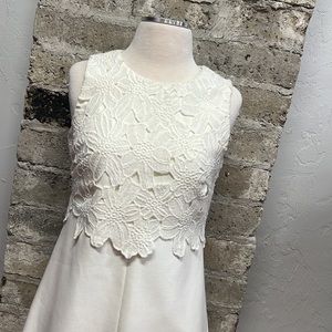 Vince Camuto Sleeveless Floral Ivory Lace Dress with Pockets Size 4
